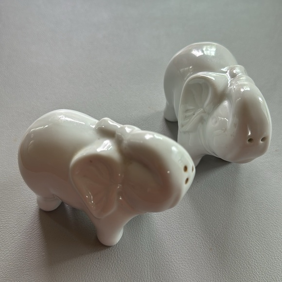 Vintage Salt and Pepper Shakers - Picture 2 of 2